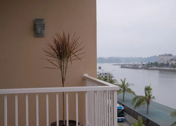 Aparthotel Lamhome Tuan Chau Island